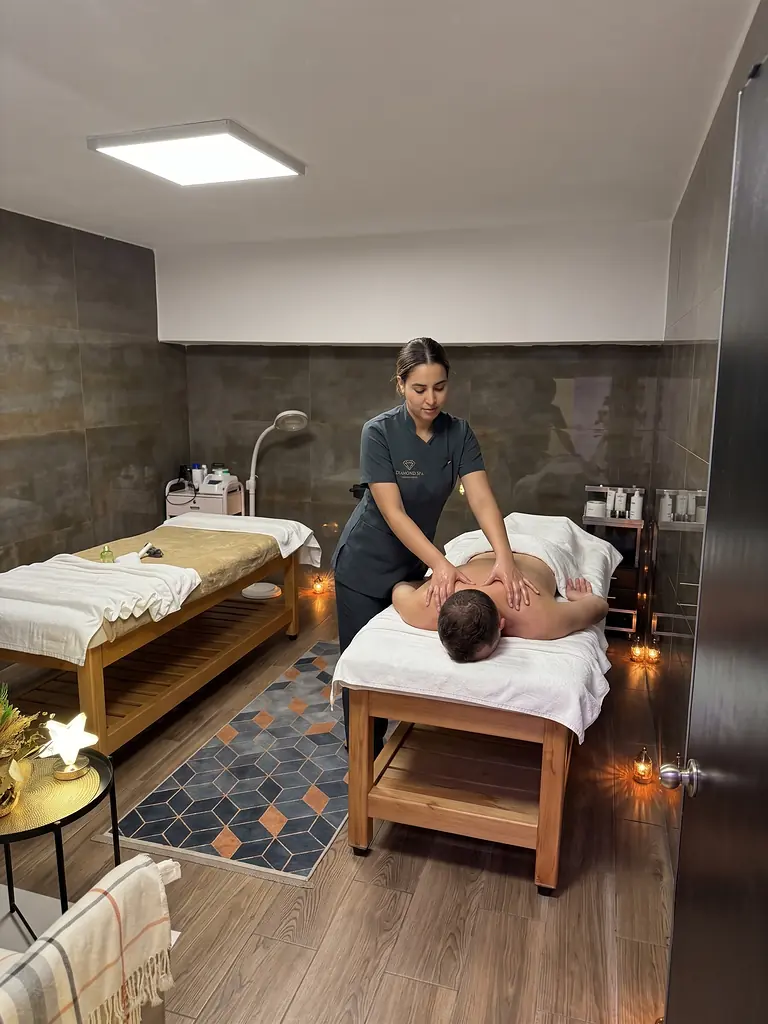 Diamond Spa therapist in the couples treatment room in Casablanca